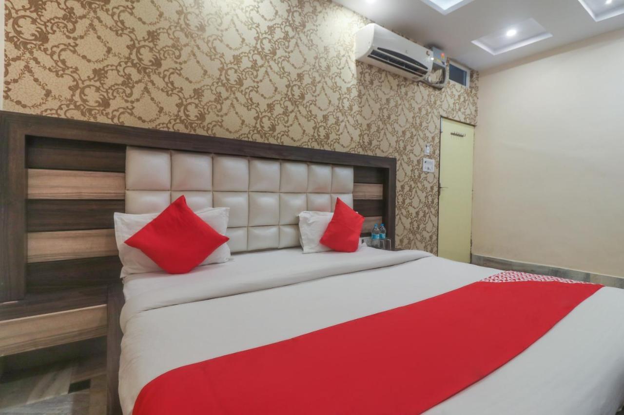 Oyo 60651 Hotel Arya Varanasi Eksteriør bilde
