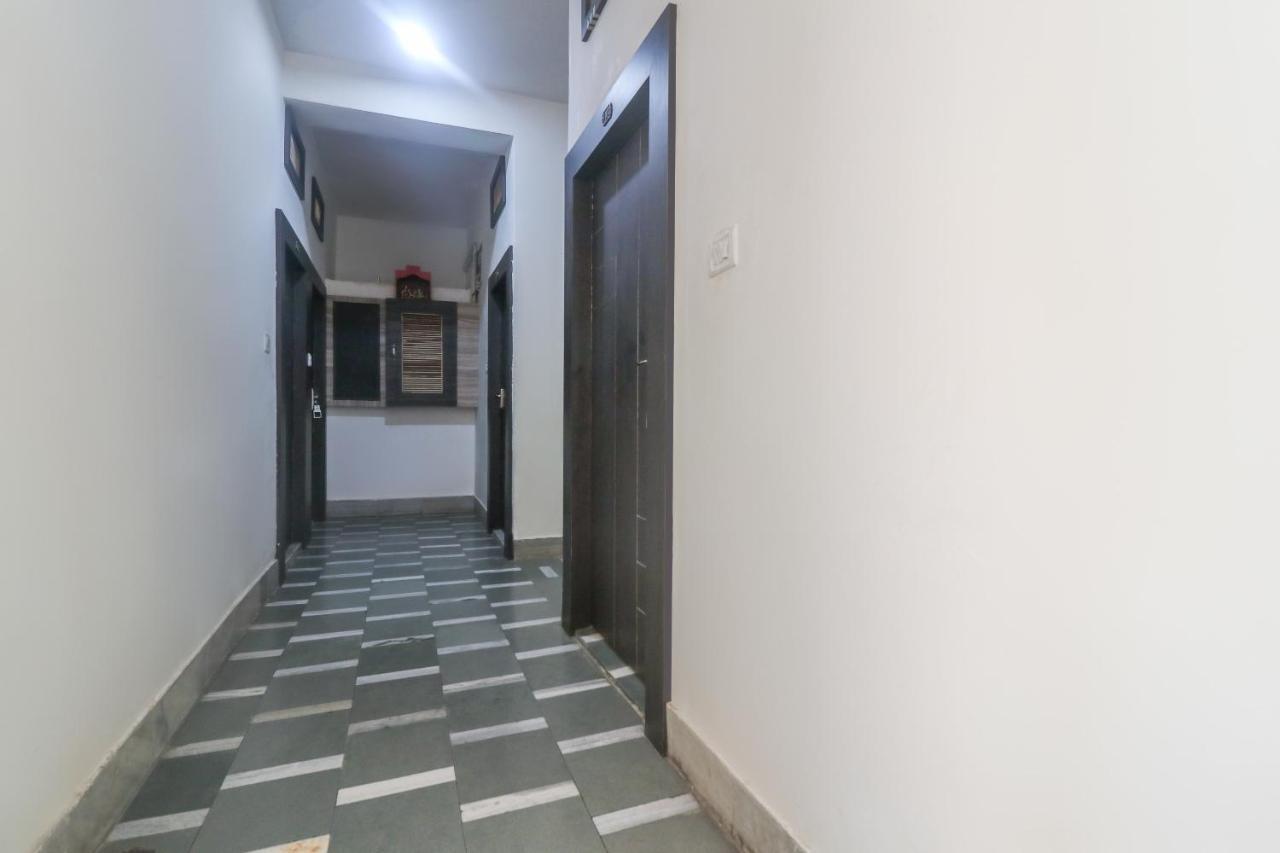 Oyo 60651 Hotel Arya Varanasi Eksteriør bilde