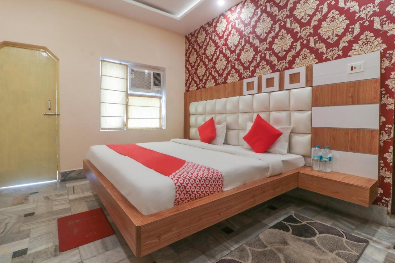 Oyo 60651 Hotel Arya Varanasi Eksteriør bilde