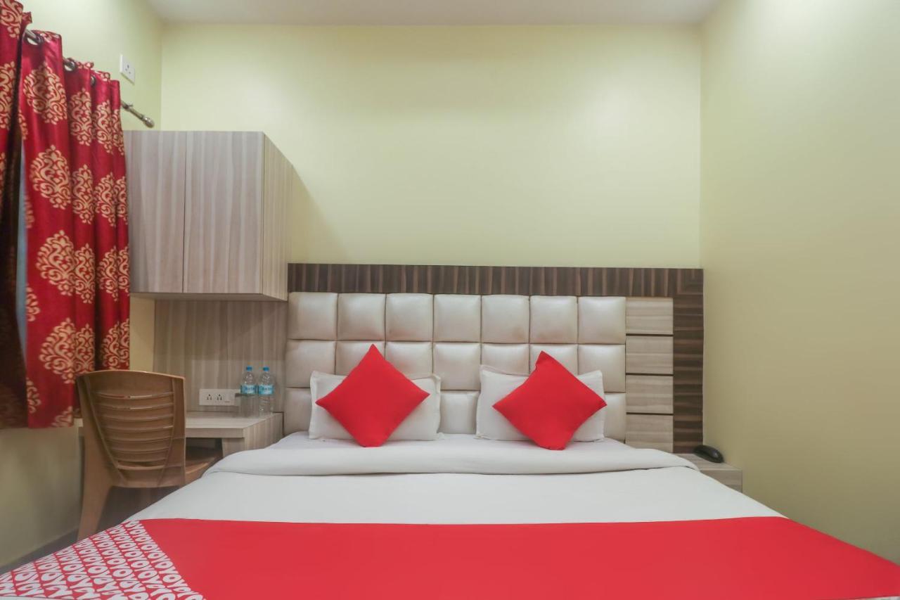 Oyo 60651 Hotel Arya Varanasi Eksteriør bilde